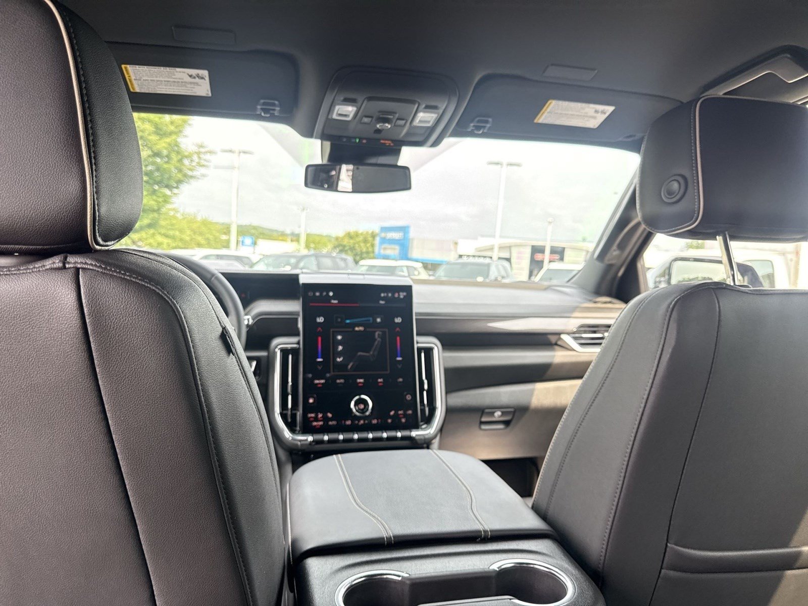 Used 2025 GMC Yukon XL Elevation w/ LPO, Get Active Package AWD/4WD image 21