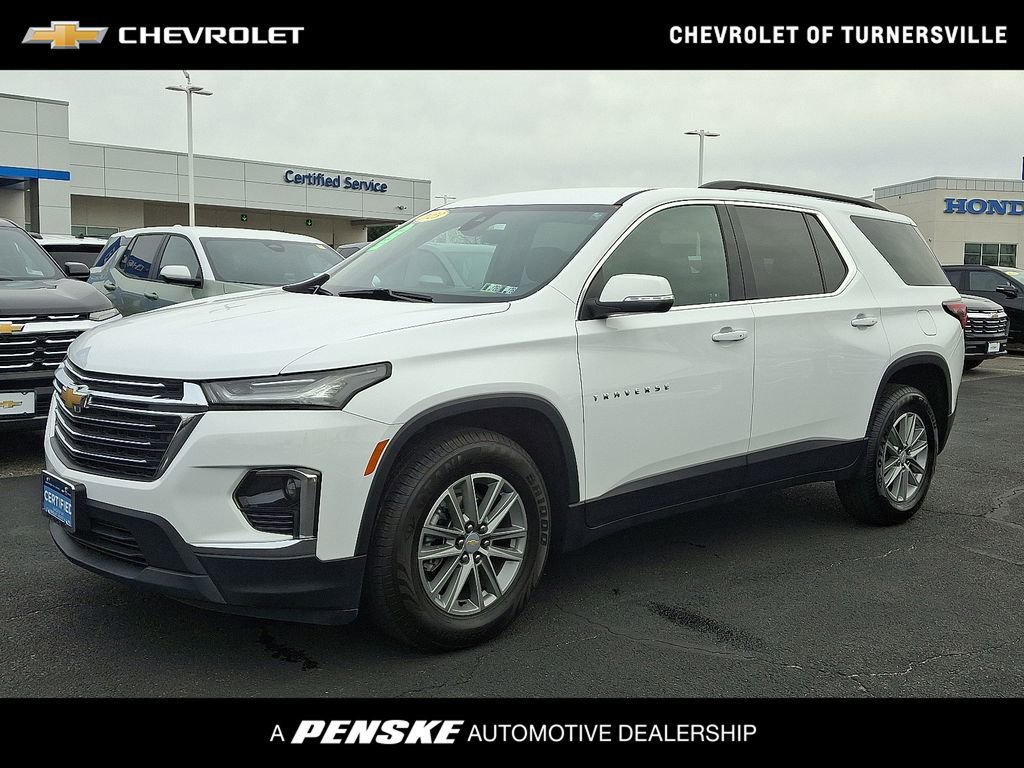 Certified 2023 Chevrolet Traverse LT image 1