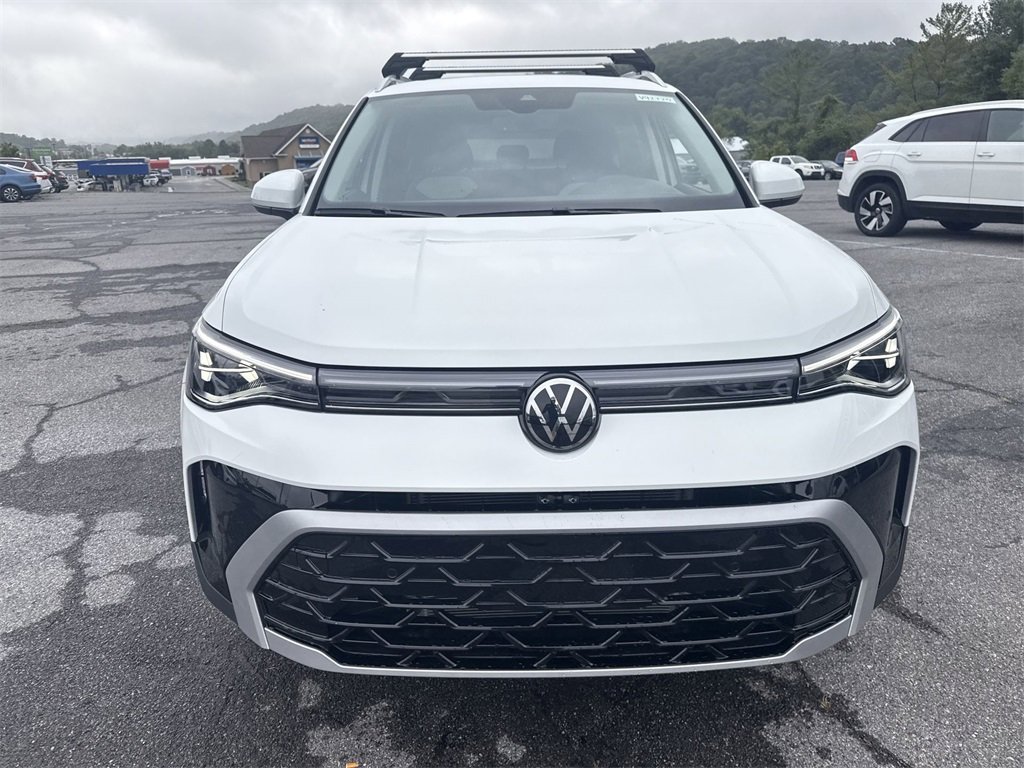 New 2025 Volkswagen Taos SEL image 2