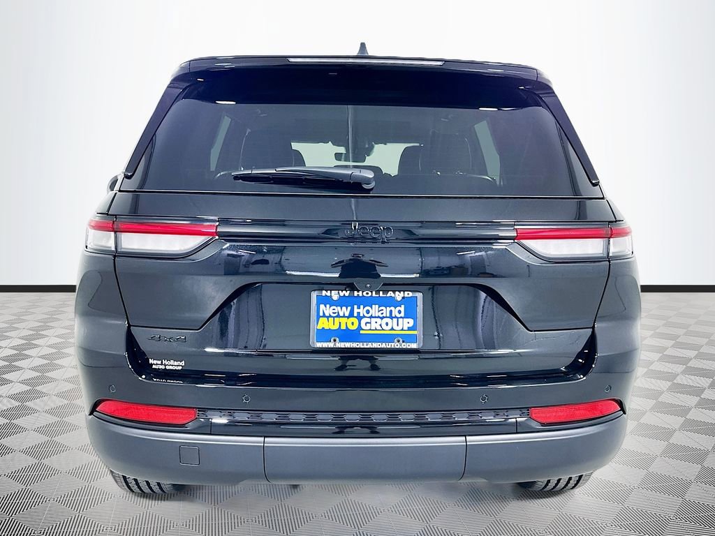 New 2025 Jeep Grand Cherokee Altitude AWD/4WD image 8