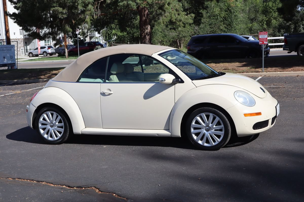 Used 2008 Volkswagen Beetle SE FWD image 15