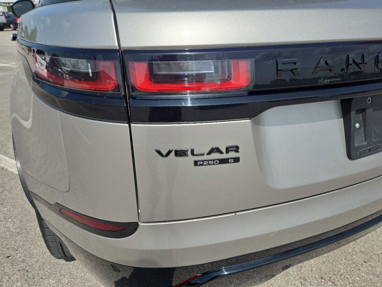 Used 2020 Land Rover Range Rover Velar R-Dynamic S AWD/4WD image 7