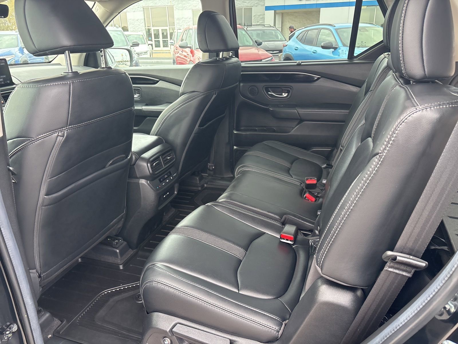 Used 2024 Honda Pilot EX-L image 11