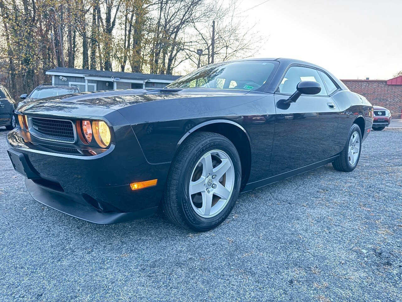 Used 2010 Dodge Challenger SE image 6
