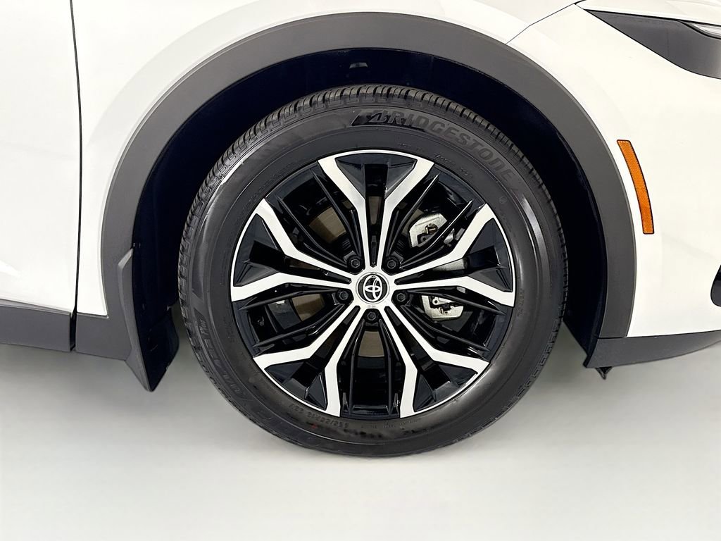 Used 2024 Toyota Crown XLE image 32