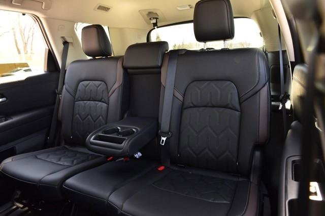 New 2026 Nissan Pathfinder Platinum image 28
