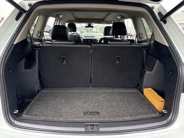 Used 2023 Volkswagen Atlas SEL R-Line AWD/4WD image 8