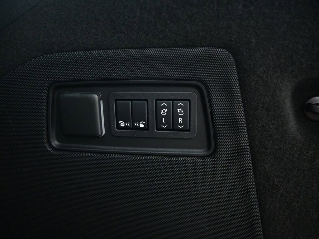 Used 2023 Cadillac Escalade ESV Luxury image 47