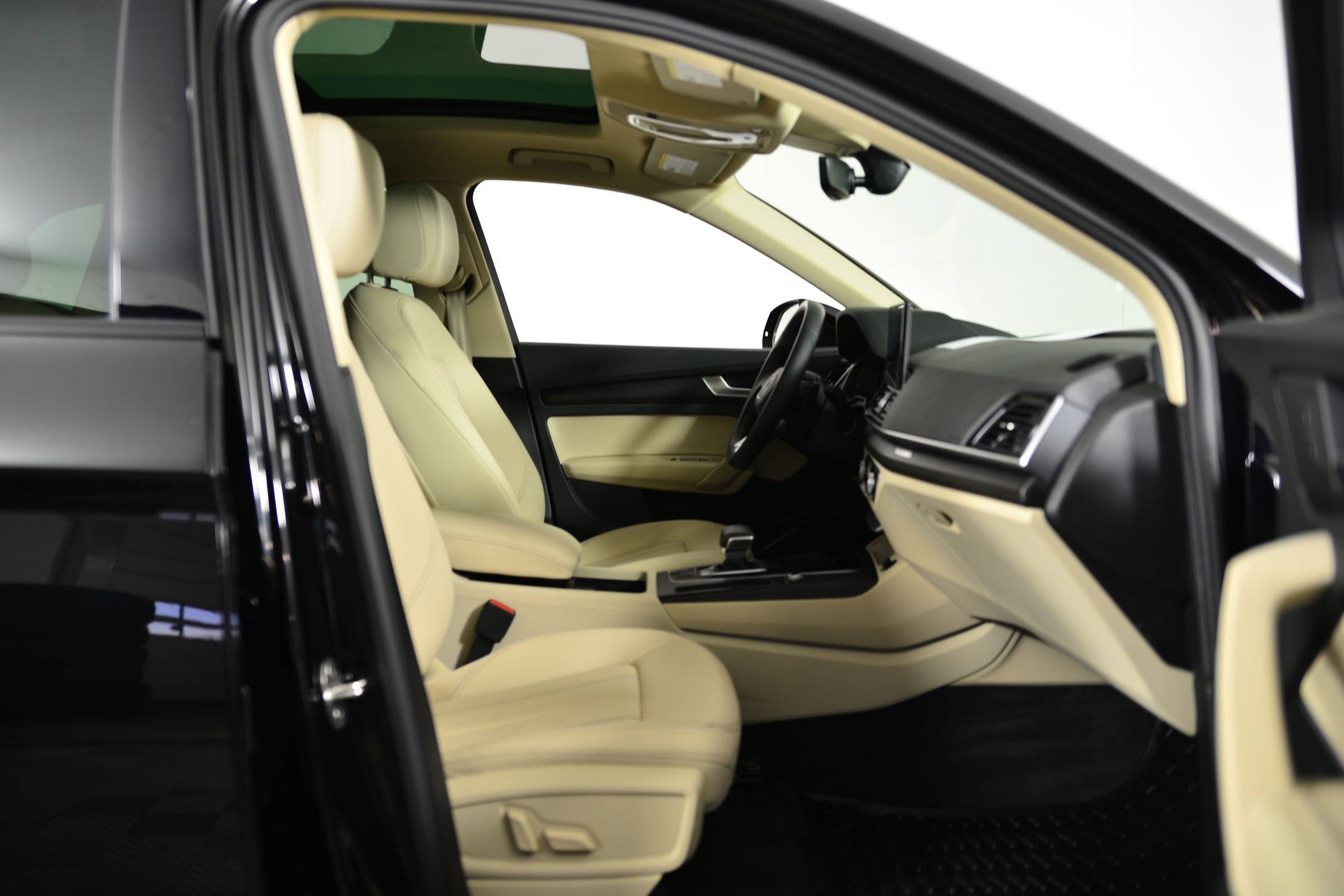 Certified 2025 Audi Q5 2.0T Premium image 19