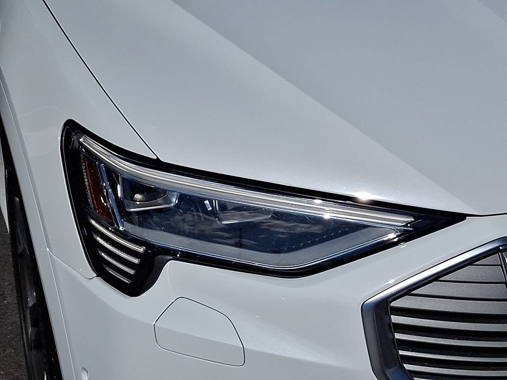 Certified 2023 Audi e-tron Premium Plus w/ Premium Plus Package AWD/4WD image 16