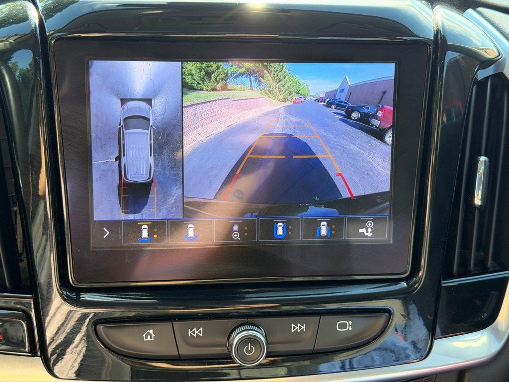 Used 2020 Chevrolet Traverse Premier w/ LPO, Blackout Package FWD image 25