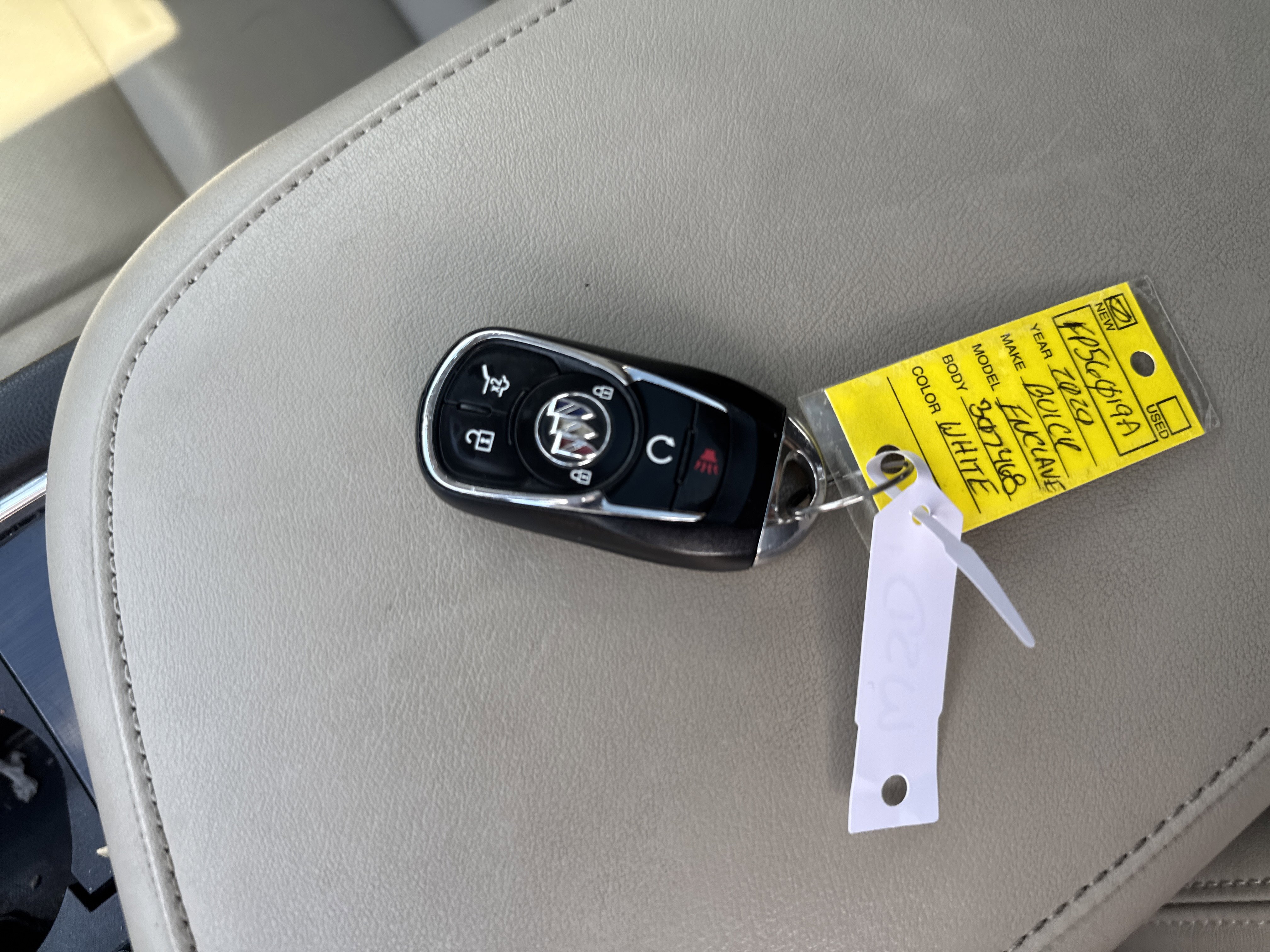 Used 2020 Buick Enclave Premium w/ Sun and Sites Package image 31