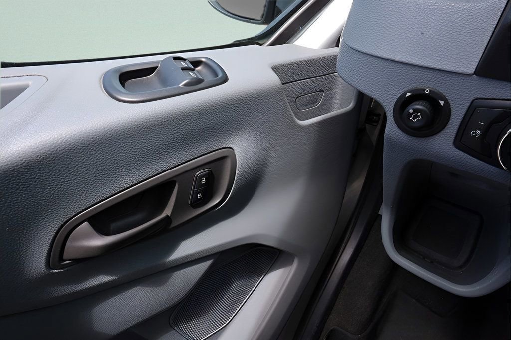 Used 2016 Ford Transit 150 XLT RWD image 25