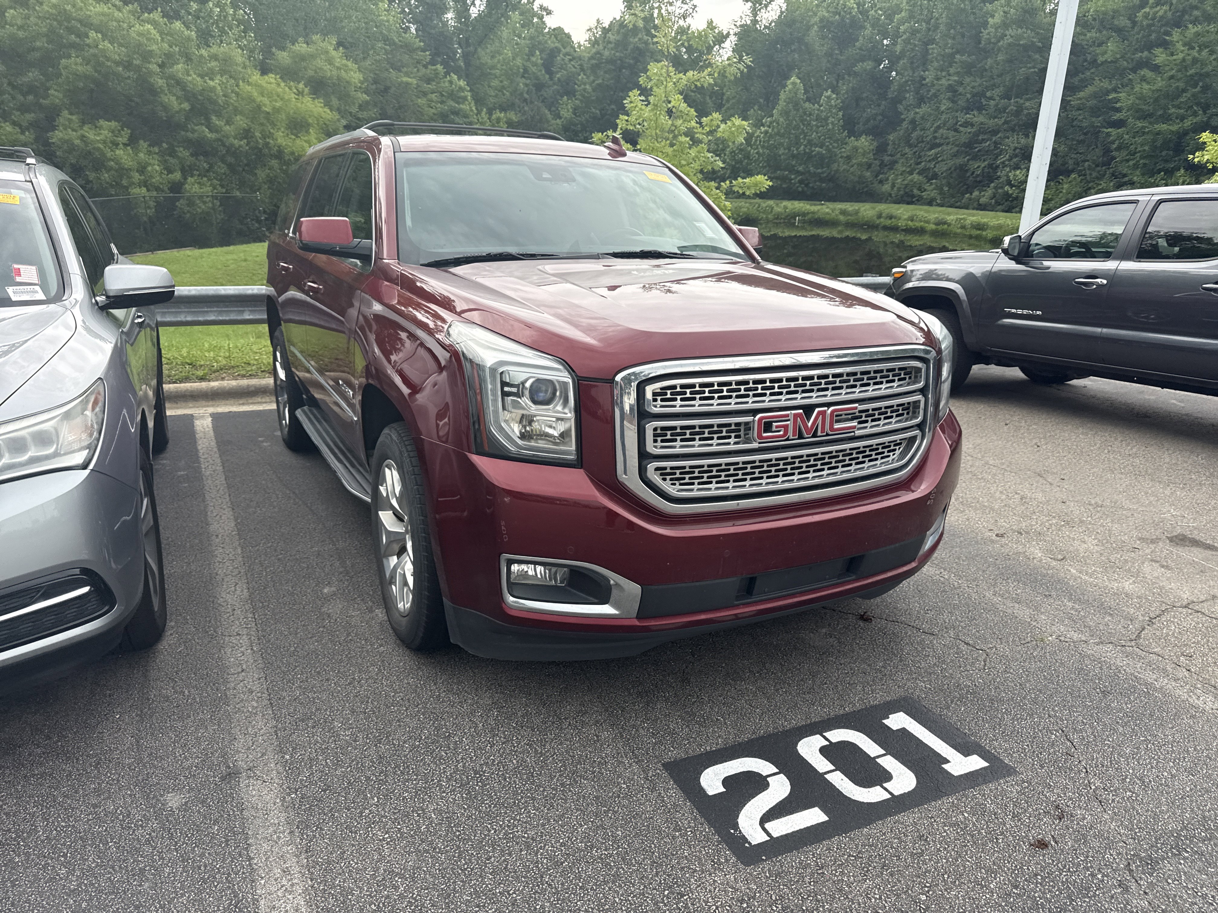 Used 2016 GMC Yukon SLT w/ Open Road Package AWD/4WD image 3