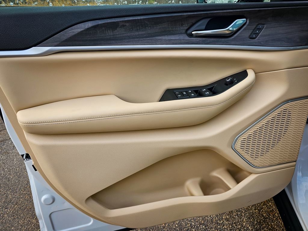 New 2026 Jeep Grand Cherokee Limited image 9