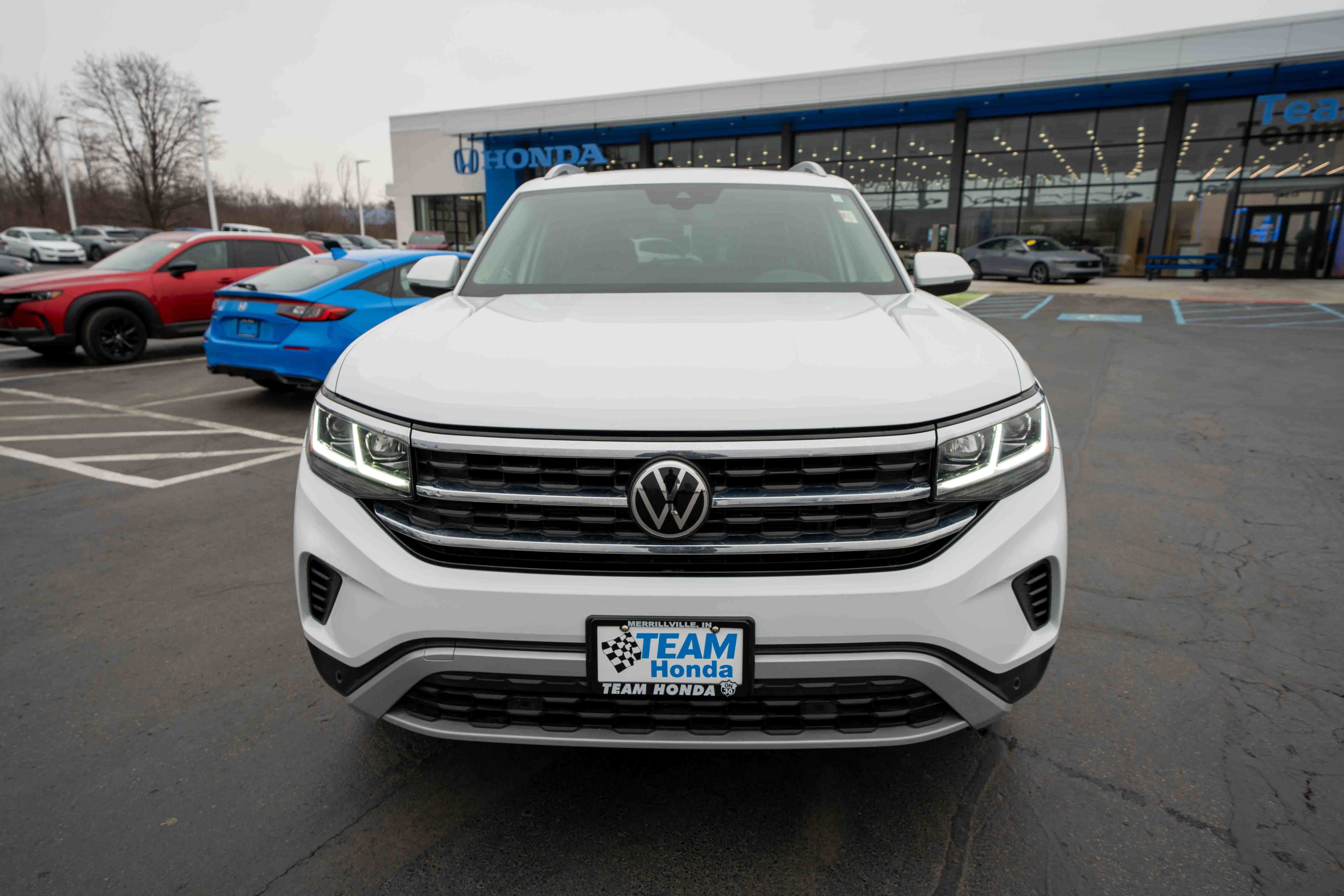 Used 2022 Volkswagen Atlas SEL image 2