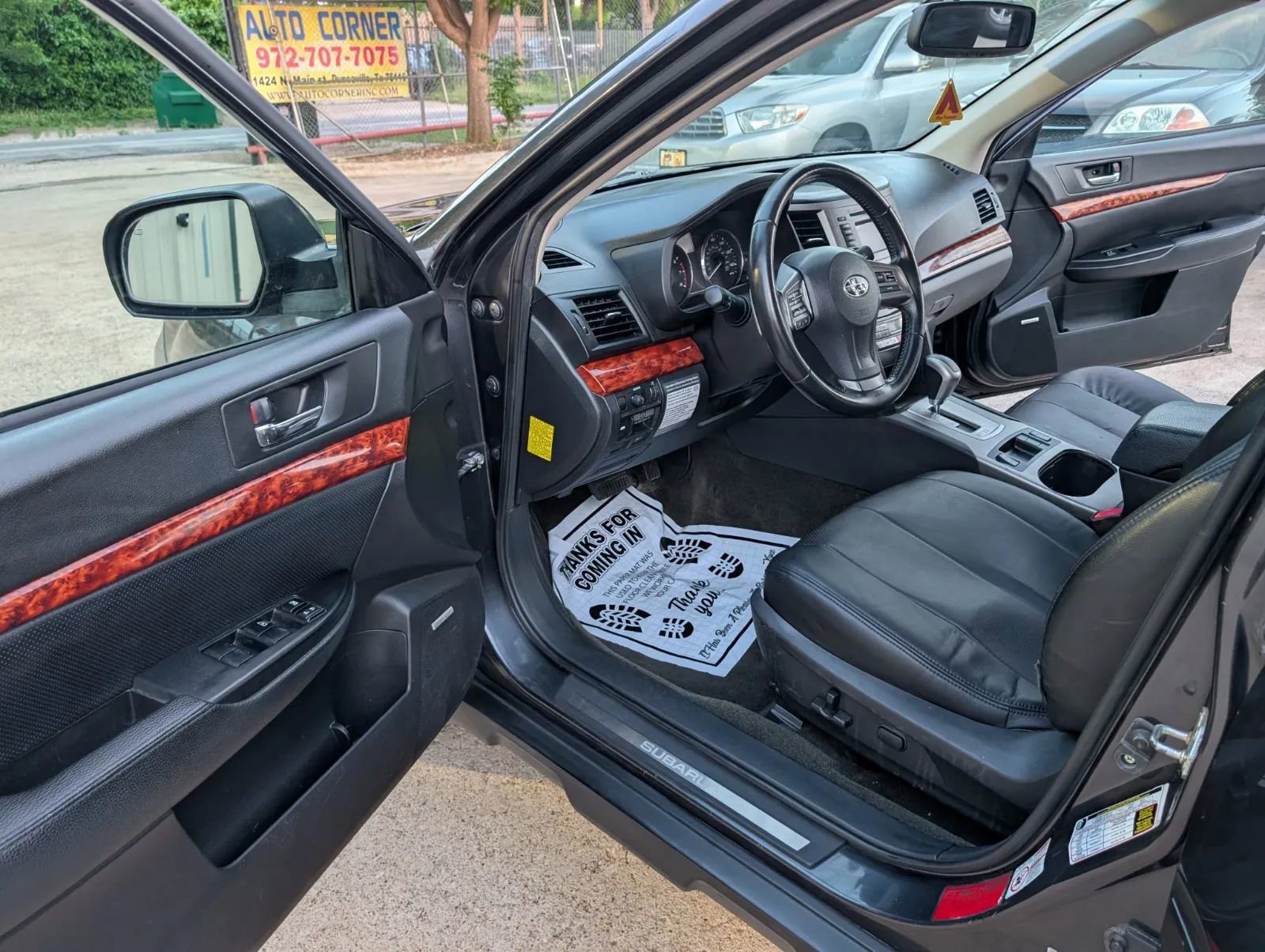 Used 2012 Subaru Outback 2.5i Limited w/ Moonroof Pkg AWD/4WD image 4