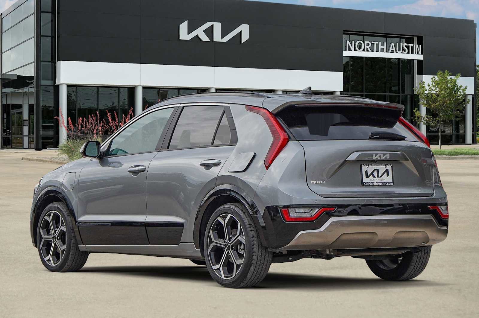 Certified 2024 Kia Niro SX Touring image 5