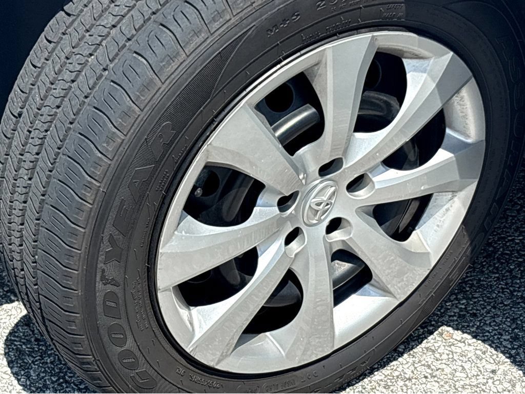 Used 2024 Toyota Corolla LE FWD image 14