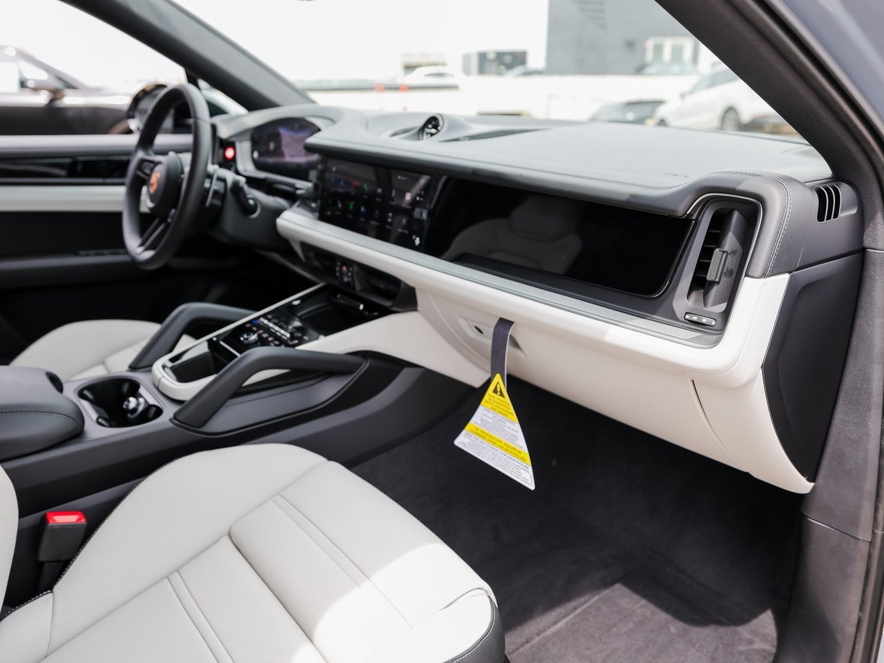 New 2025 Porsche Cayenne E-Hybrid Coupe image 27