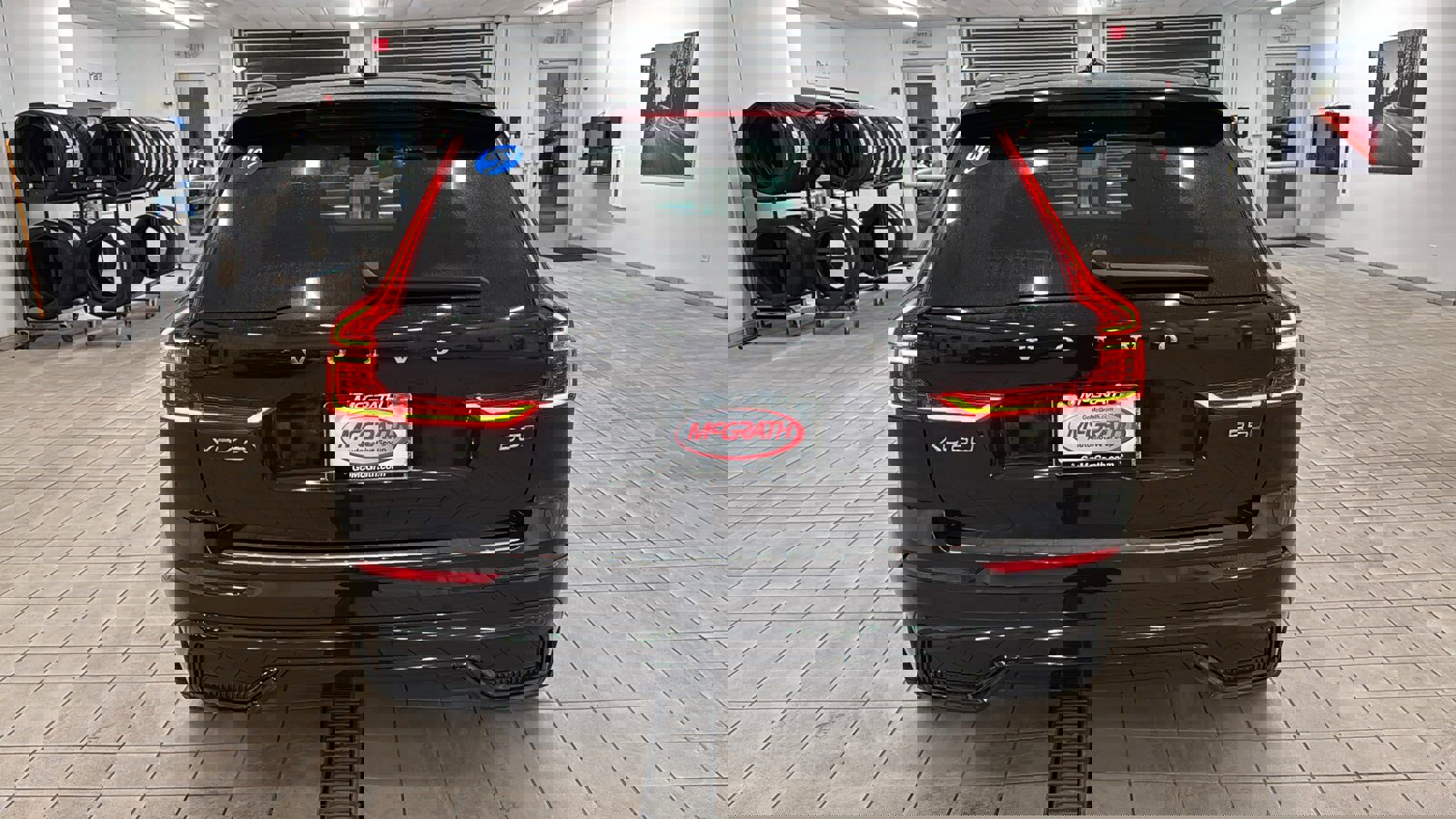 Certified 2023 Volvo XC60 B5 Plus w/ Climate Package image 6