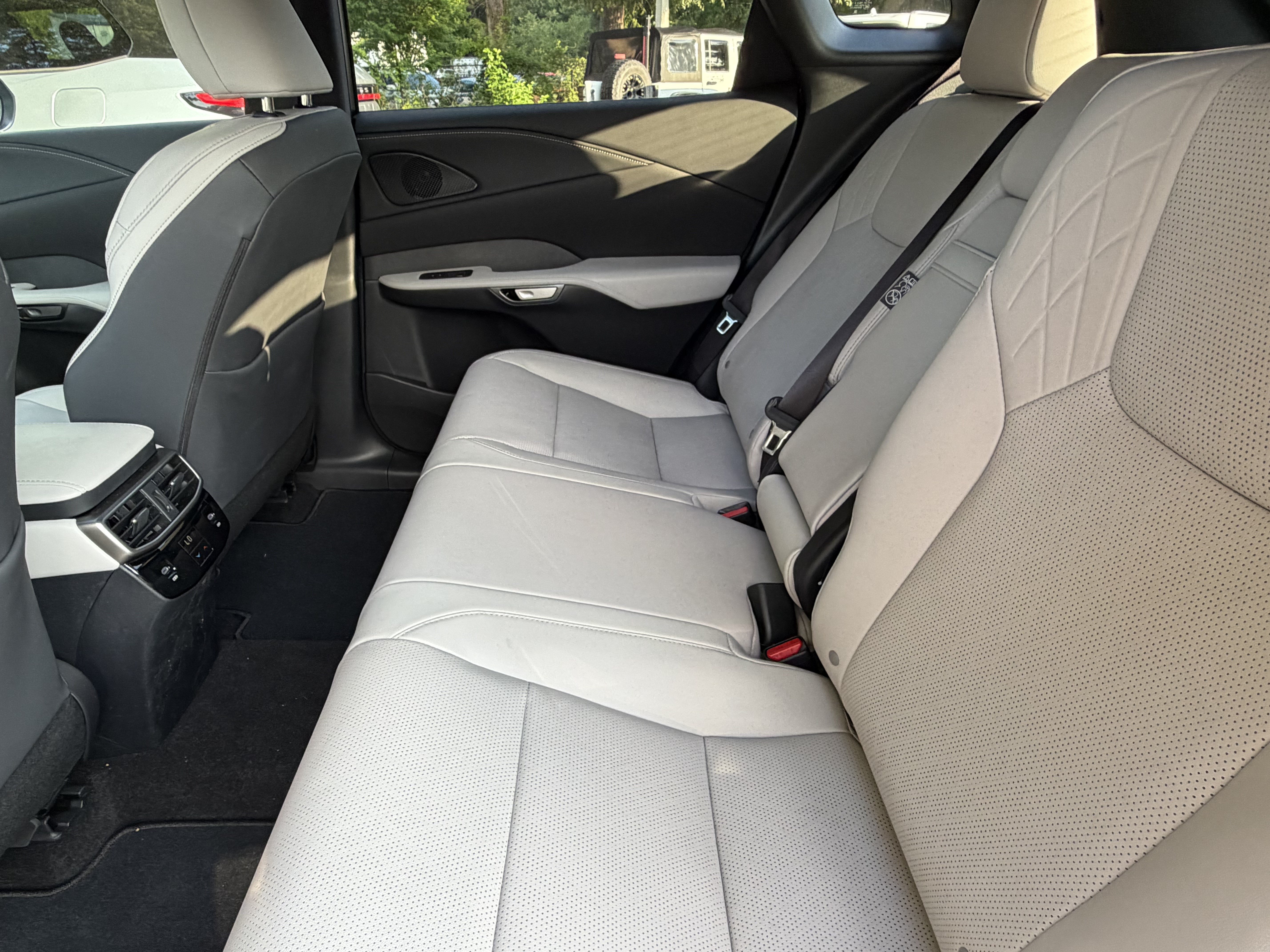 Used 2025 Lexus RX 350 Premium Plus w/ Accessory Package (Z1) FWD image 31