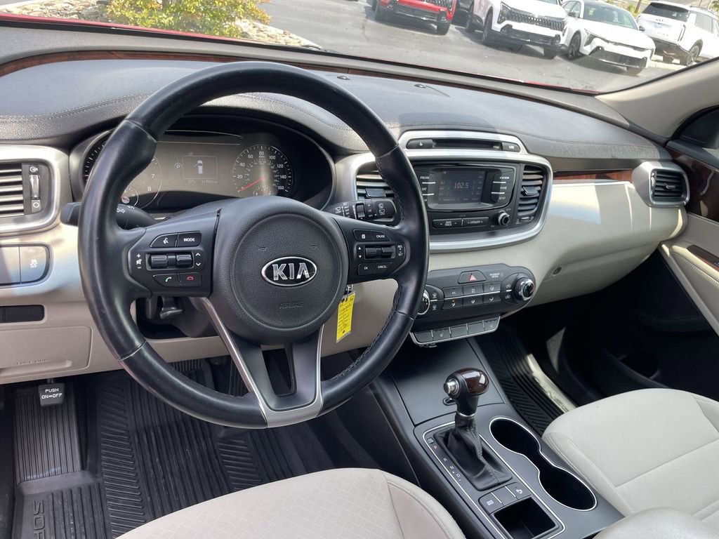 Used 2016 Kia Sorento FWD w/ LX Convenience Package image 10