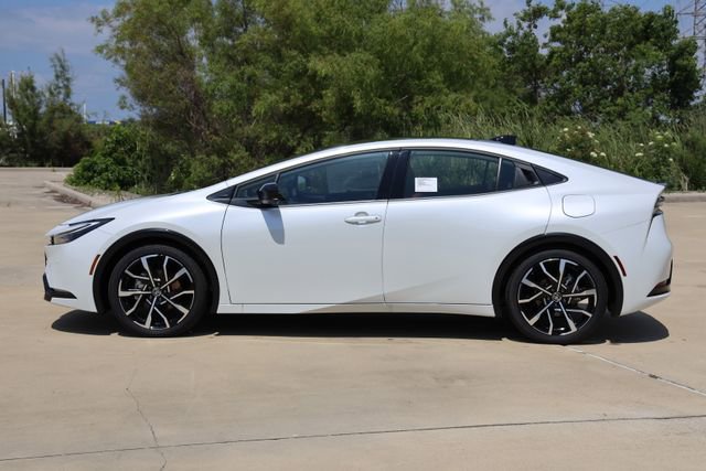 New 2026 Toyota Prius Plug-In Hybrid FWD image 5