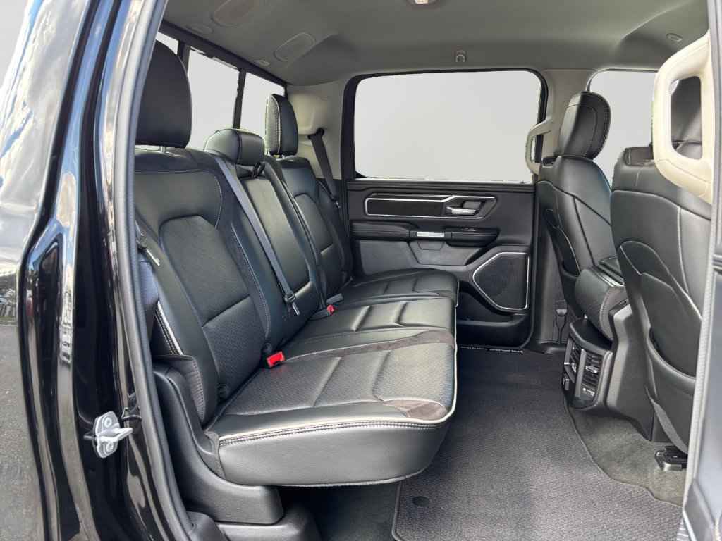 Used 2022 RAM 1500 Laramie AWD/4WD image 13