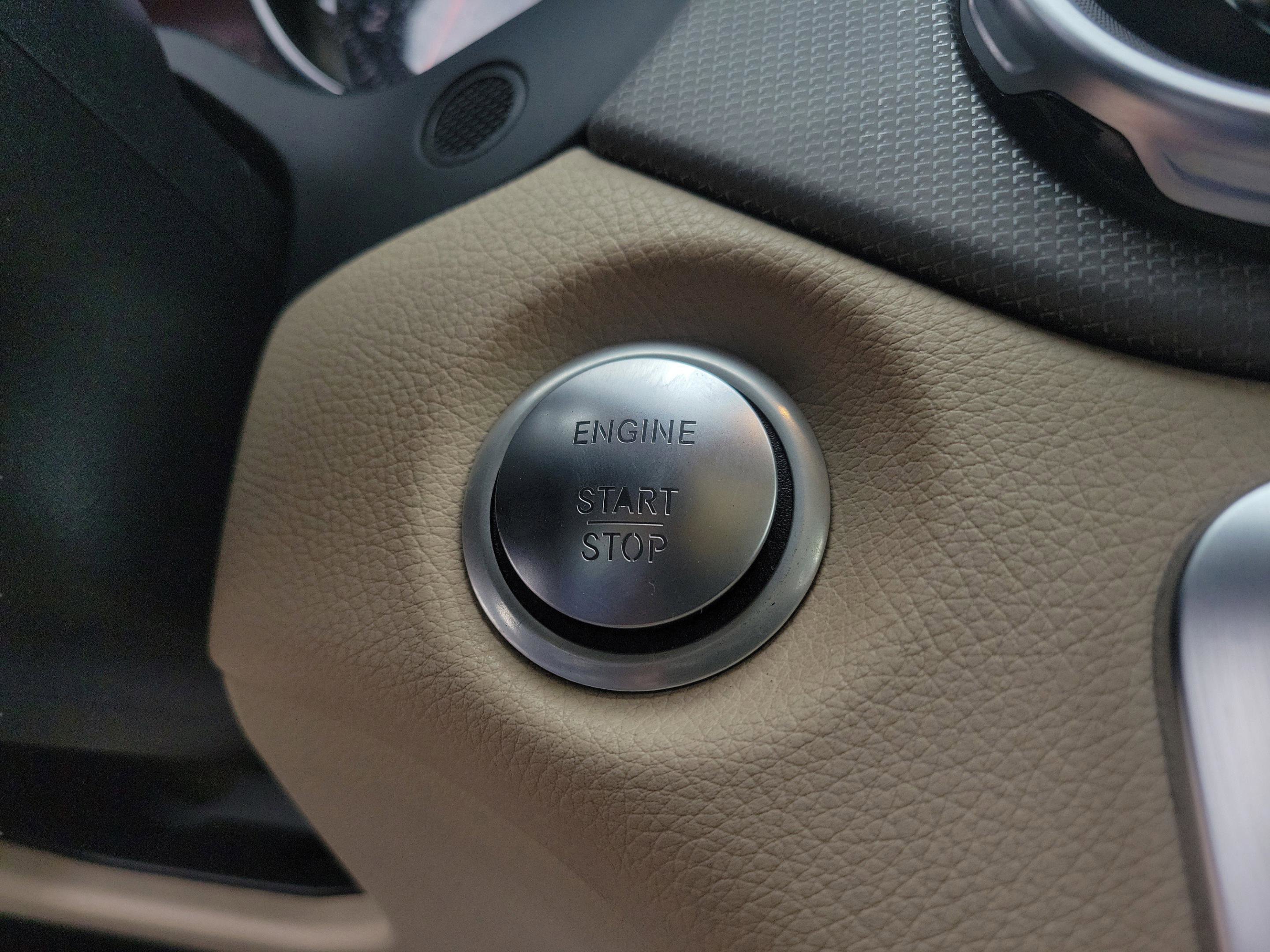 Certified 2018 Mercedes-Benz GLA 250 image 33