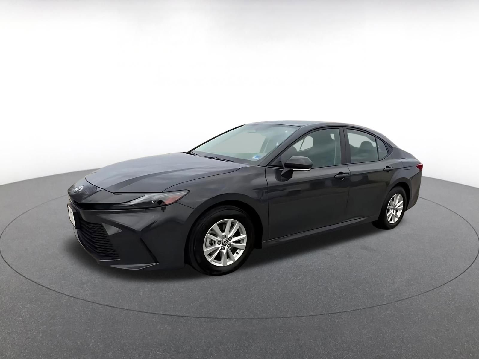 Used 2025 Toyota Camry LE image 8