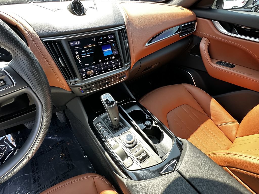 Used 2023 Maserati Levante GT AWD/4WD image 32