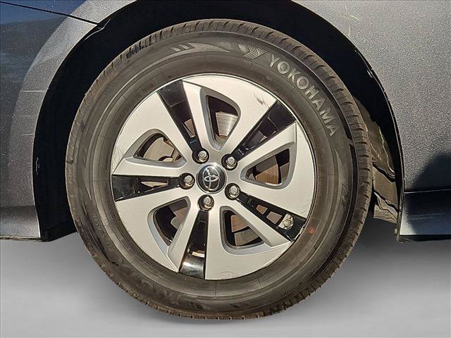 Used 2016 Toyota Prius Three FWD image 29