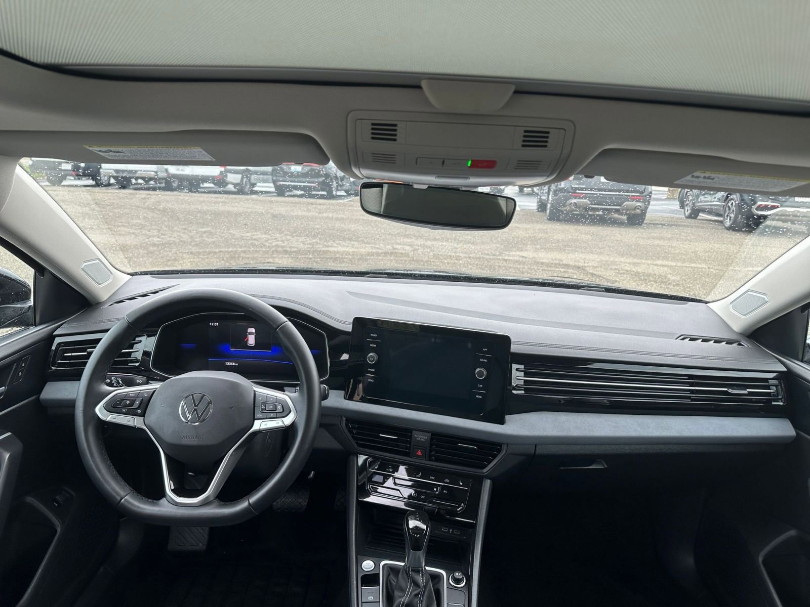 Used 2025 Volkswagen Jetta SE image 35