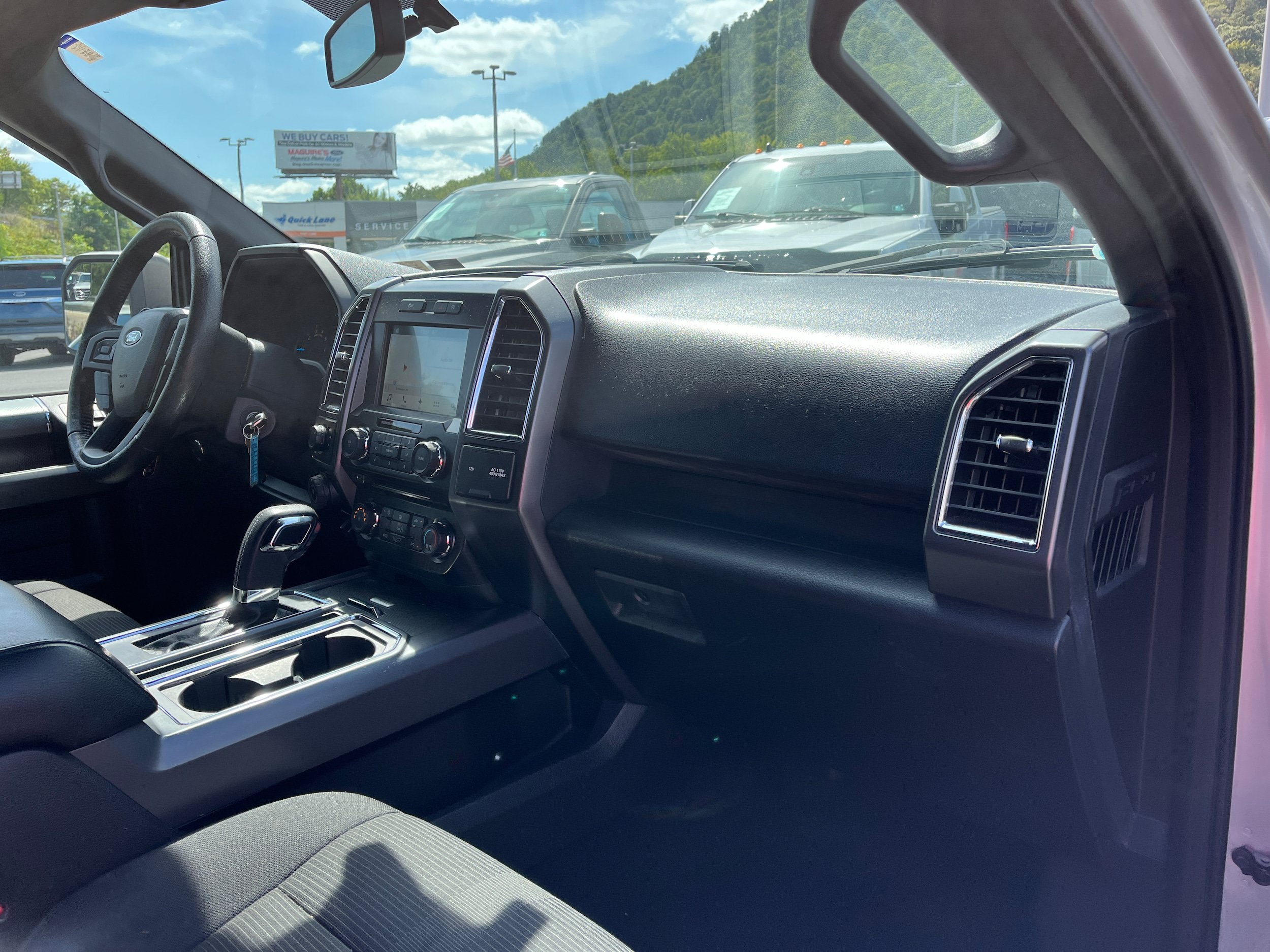 Used 2016 Ford F150 XLT w/ Equipment Group 302A Luxury AWD/4WD image 11