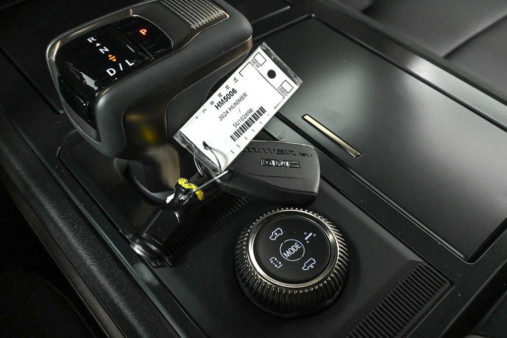 New 2025 GMC Hummer EV 3X w/ LPO, Cargo Utility Package image 16