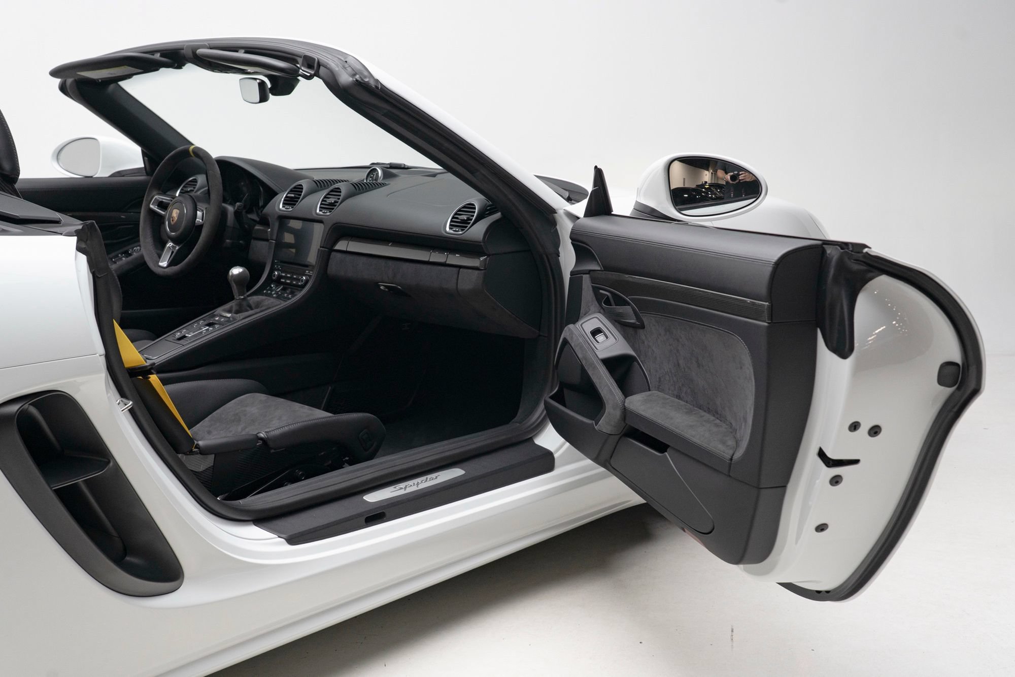 Used 2020 Porsche 718 Boxster Spyder RWD image 48