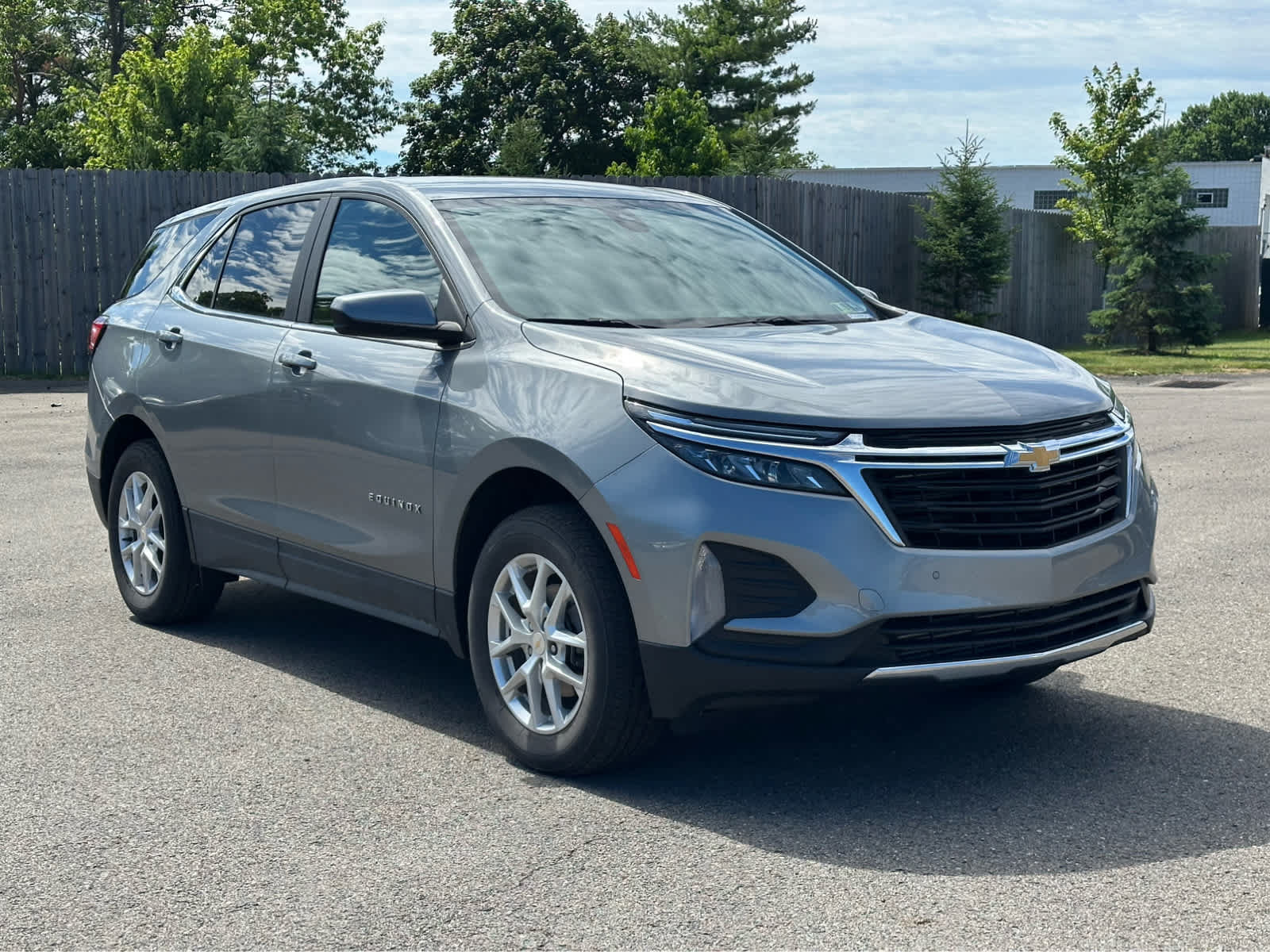 Used 2023 Chevrolet Equinox LT AWD/4WD image 3