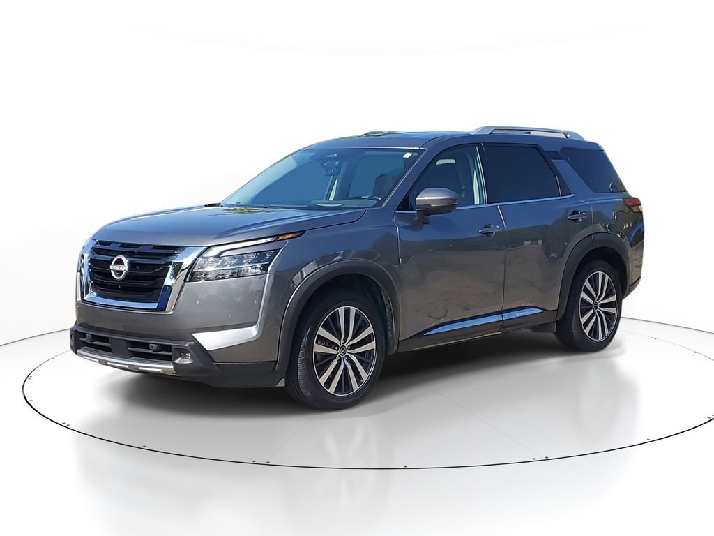 Used 2022 Nissan Pathfinder Platinum image 2