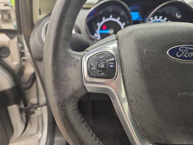 Used 2014 Ford Fiesta Titanium FWD image 30