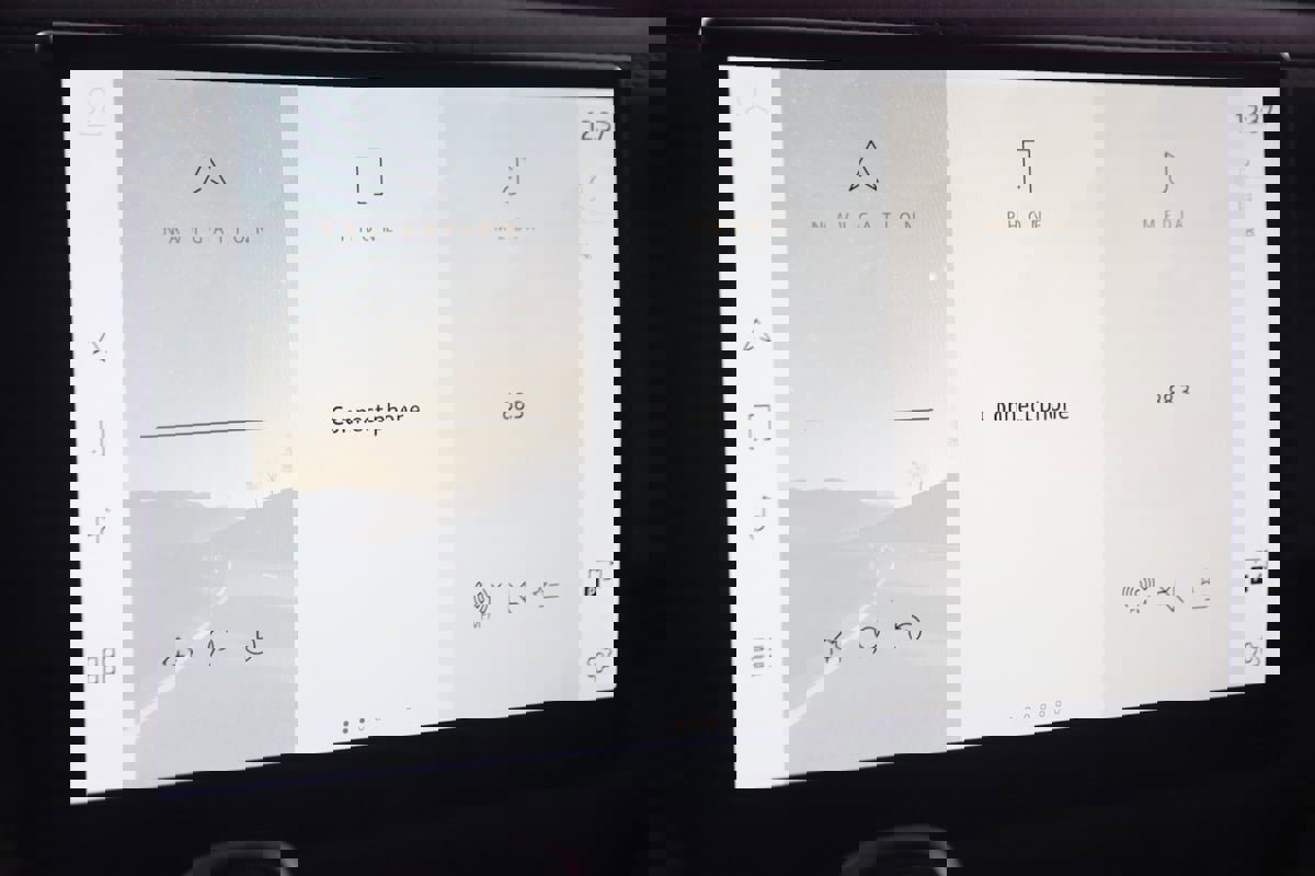 Used 2022 Land Rover Defender 110 SE image 31