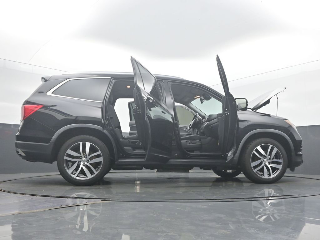 Used 2017 Honda Pilot Touring image 63