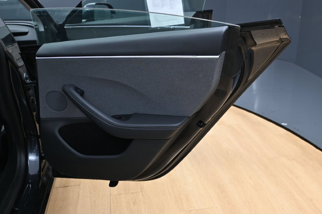 Used 2024 Tesla Model 3 Standard Range RWD image 28