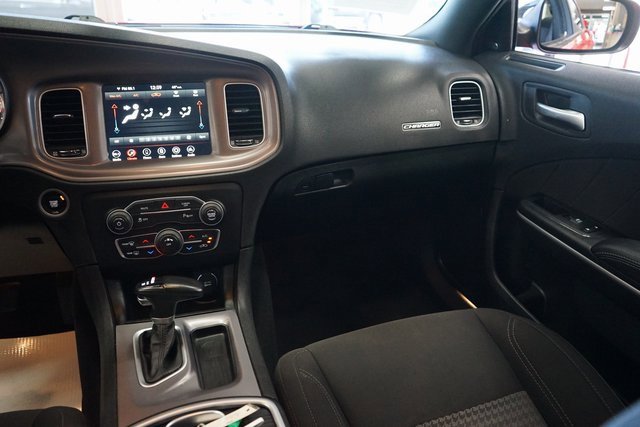 Used 2023 Dodge Charger SXT image 9