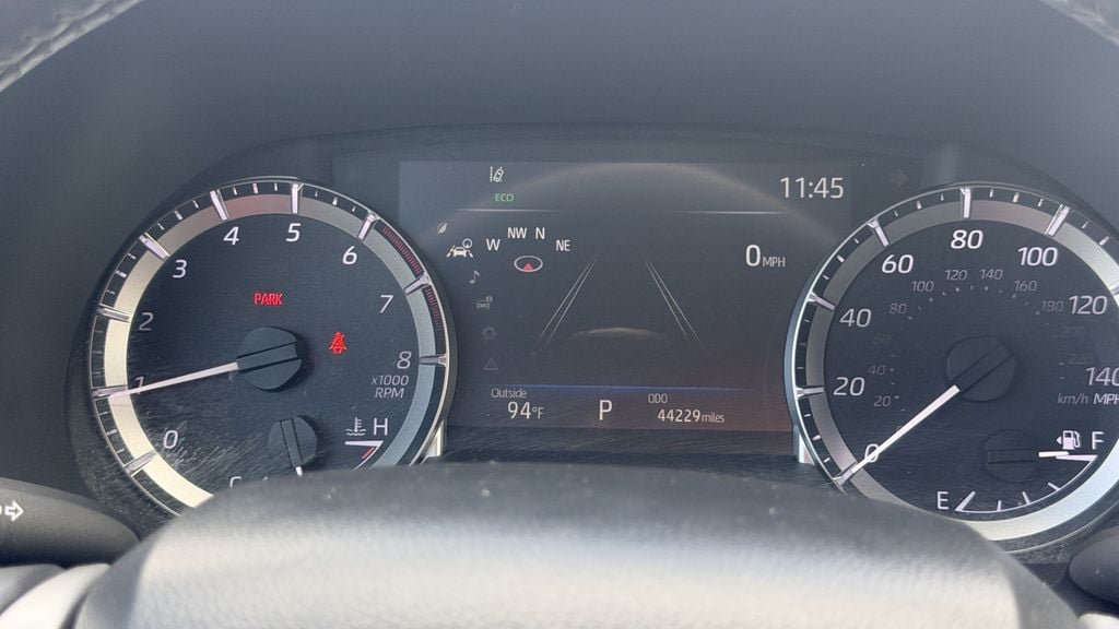 Used 2024 Toyota Highlander LE AWD/4WD image 22