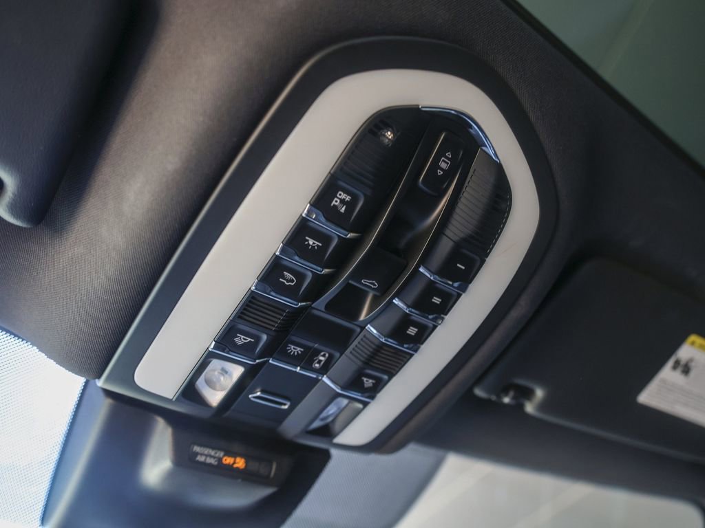 Certified 2021 Porsche Macan image 31