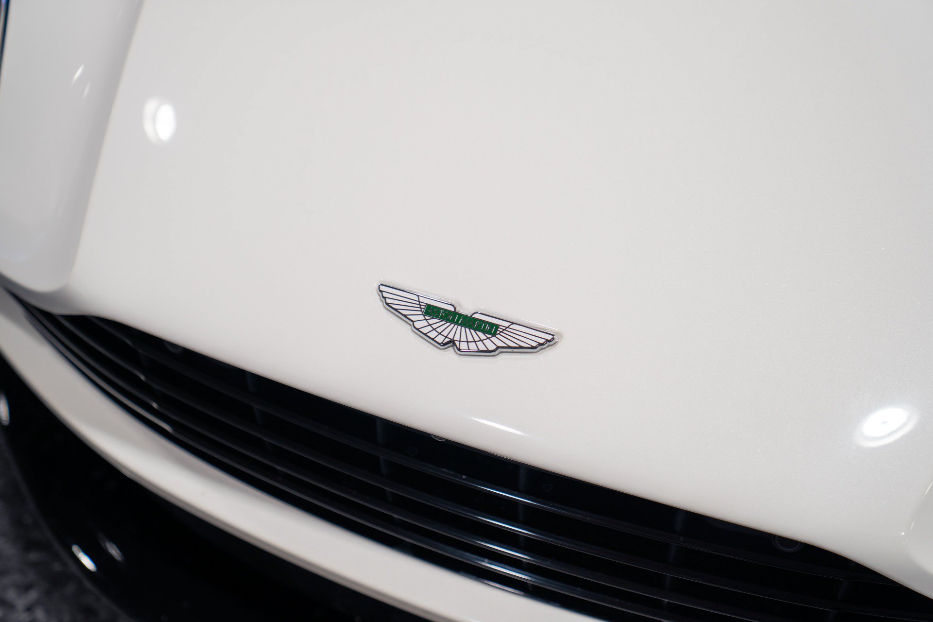 Used 2018 Aston Martin DB11 V12 RWD image 10