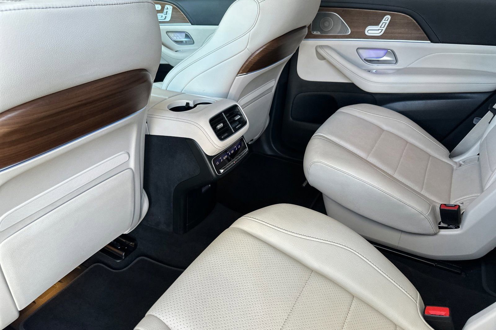 Used 2025 Mercedes-Benz GLS 450 4MATIC image 13