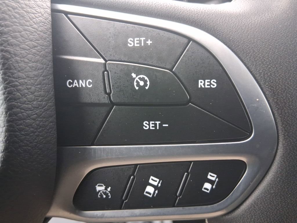 Used 2024 Chrysler Pacifica Touring-L image 24