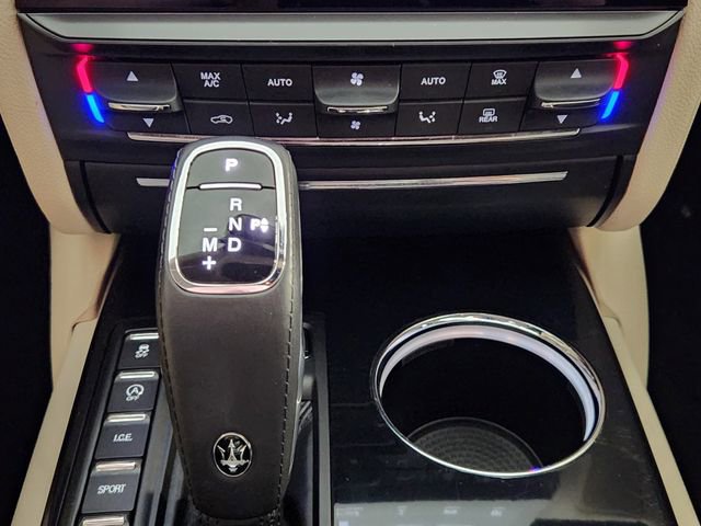 Used 2022 Maserati Quattroporte Modena RWD image 20